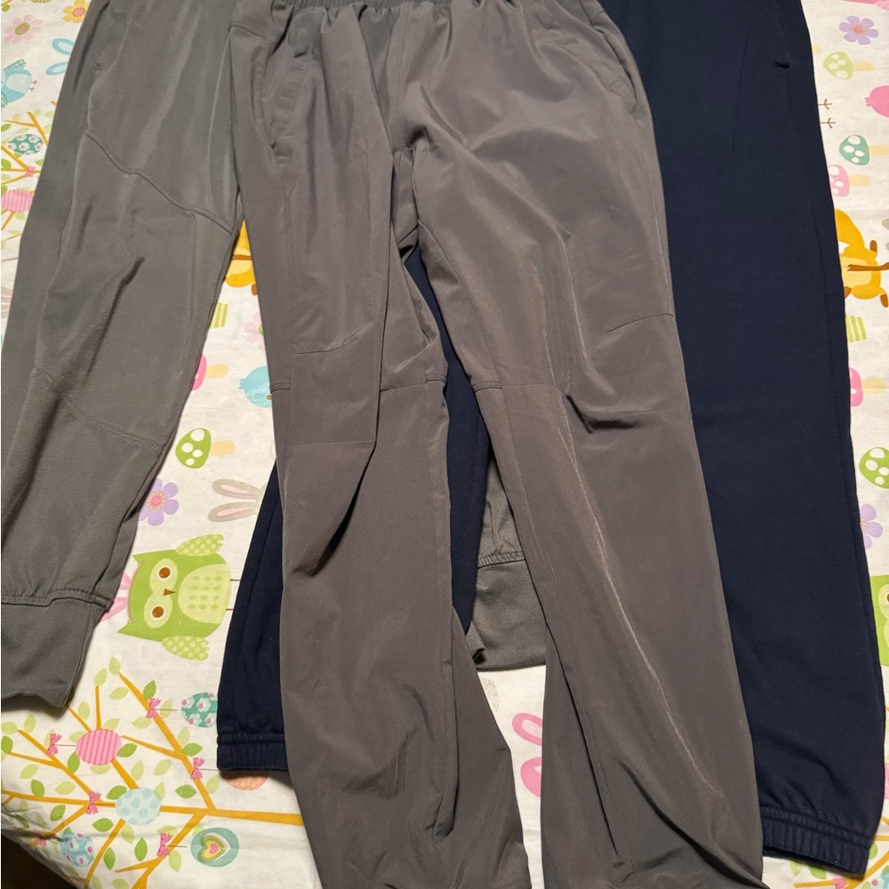 Gray and Black Jogger Pants Set
